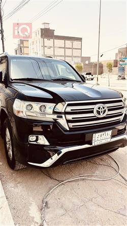 تۆیۆتا لاند کروزەر
